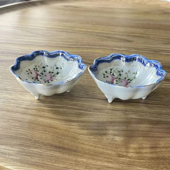 Lot Of 2 Vintage Japan Sm. Porcelain Hand Painted Ornate Footed Bowls - Picture 15 of 16